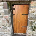 Normandy Countryside 2-bedroom With Private Grounds Near D-day Beaches And Mont Saint Michel