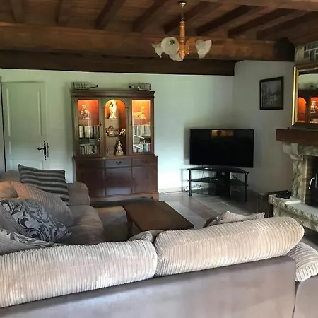 Dom wakacyjny Normandy Countryside 2-Bedroom Gite With Private Grounds Near D-Day Beaches And Mont Saint Michel Notre-Dame-de-Cenilly