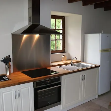 Dom wakacyjny Normandy Countryside 2-Bedroom Gite With Private Grounds Near D-Day Beaches And Mont Saint Michel *