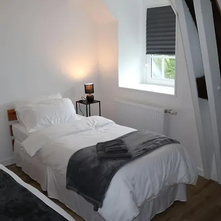 Dom wakacyjny Normandy Countryside 2-Bedroom Gite With Private Grounds Near D-Day Beaches And Mont Saint Michel Notre-Dame-de-Cenilly