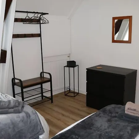 Dom wakacyjny Normandy Countryside 2-Bedroom Gite With Private Grounds Near D-Day Beaches And Mont Saint Michel