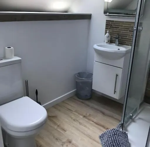 Normandy Countryside 2-bedroom With Private Grounds Near D-day Beaches And Mont Saint Michel Notre-Dame-de-Cenilly