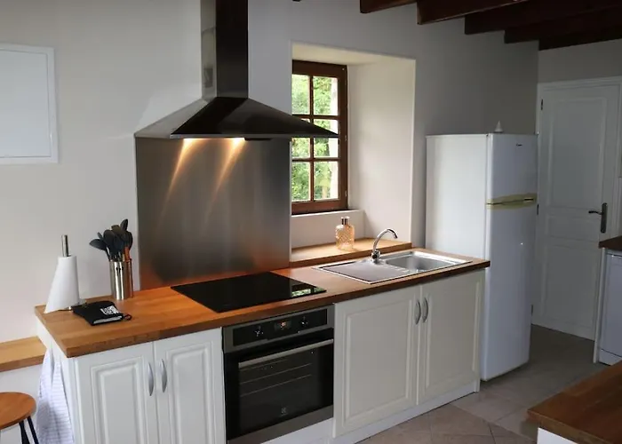 Σπίτι διακοπών Normandy Countryside 2-bedroom With Private Grounds Near D-day Beaches And Mont Saint Michel *