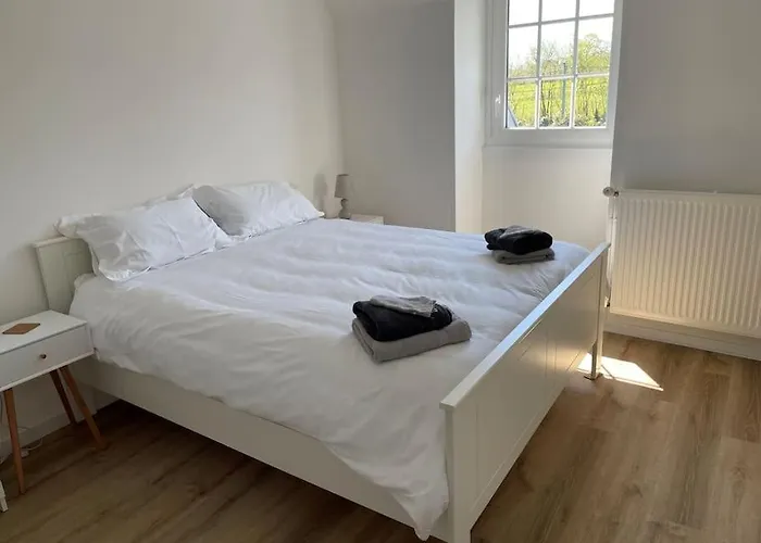 Σπίτι διακοπών Normandy Countryside 2-bedroom With Private Grounds Near D-day Beaches And Mont Saint Michel Notre-Dame-de-Cenilly