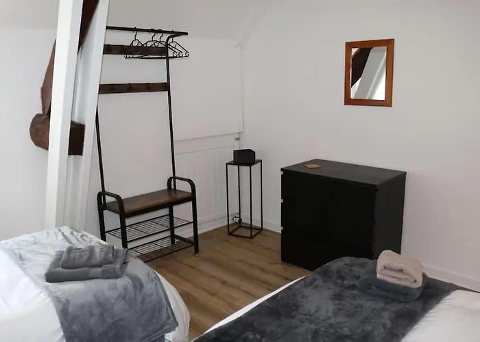 Σπίτι διακοπών Normandy Countryside 2-bedroom With Private Grounds Near D-day Beaches And Mont Saint Michel