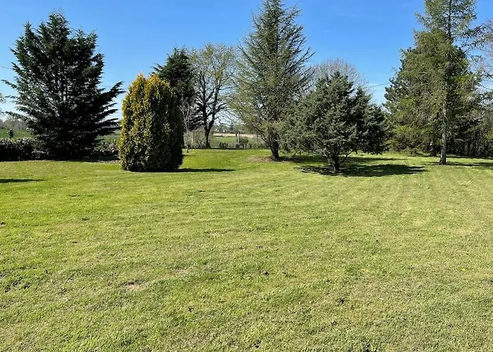 Normandy Countryside 2-bedroom With Private Grounds Near D-day Beaches And Mont Saint Michel